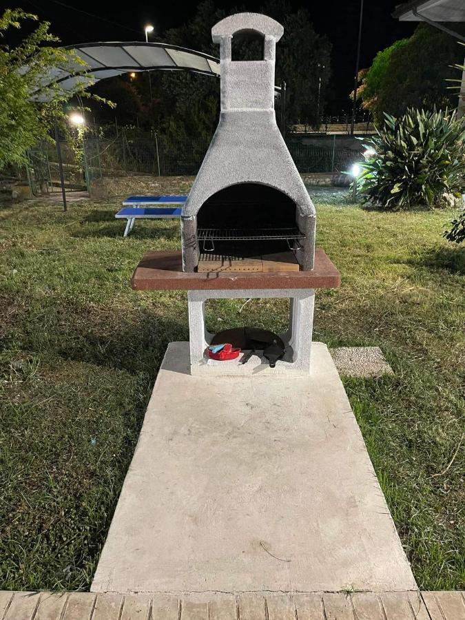 Villa Lidia & Attico Degli Artisti: Sky Tv, Bbq & Private Garden Retreat Minturno